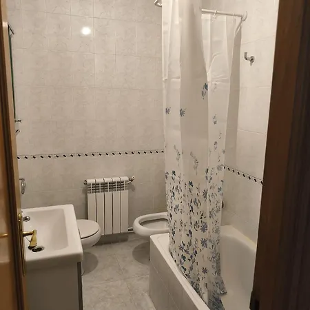 Adosado Avda Breogan 71 * フォス